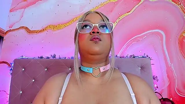 Girls: Stay up-to-date with the new immersive cumshows range and check-out the cutest escorts exhibit their wet clitoris and sweet physiques as they strip off and climax.