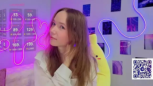 Dreamy_Polly from StripChat is Freechat