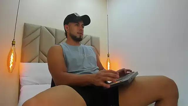 Eithan_Connorr from StripChat is Freechat