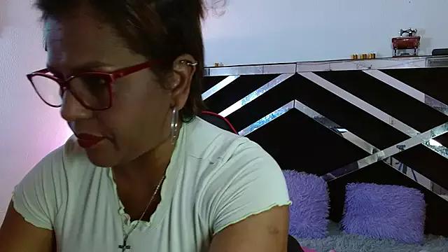 elizabeth_mature23 from StripChat is Freechat