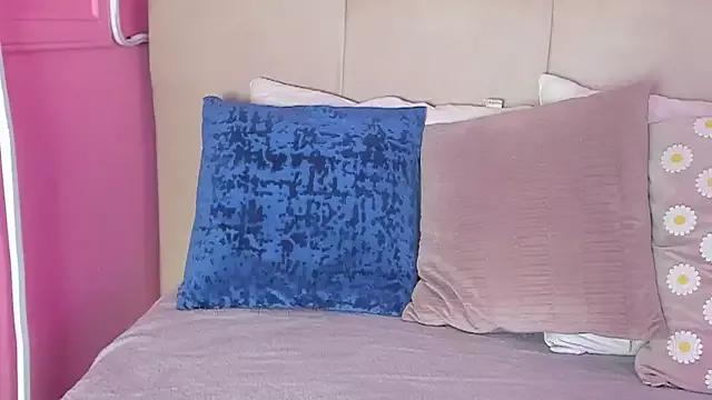 Emelyy_Carter from StripChat is Freechat