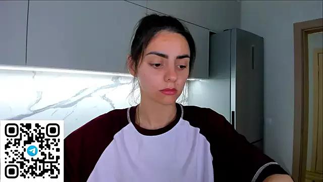 EmiliaZen from StripChat is Freechat
