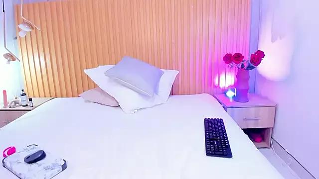 Girls: Stay up-to-date with the new immersive cumshows range and check-out the cutest escorts exhibit their wet clitoris and sweet physiques as they strip off and climax.