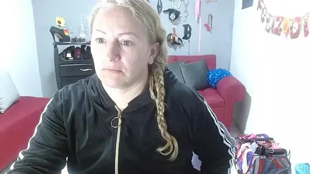 Photos of emperabigbootybigass from StripChat is Freechat