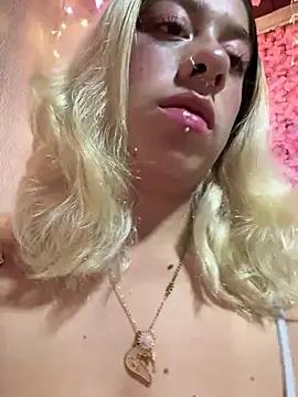 Get enchanted by the vitality and moves of our squirting, brunette and solo webcams. With their steamy costumes and masturbating shows, our gay-couples and nonude cam models are a sight to behold.