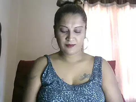 eroticbeauty37 from StripChat is Freechat