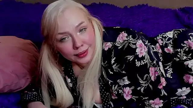 EroticNana from StripChat is Freechat