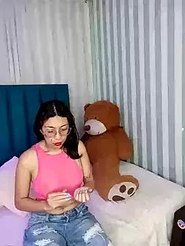 Evelynharpe from StripChat is Freechat