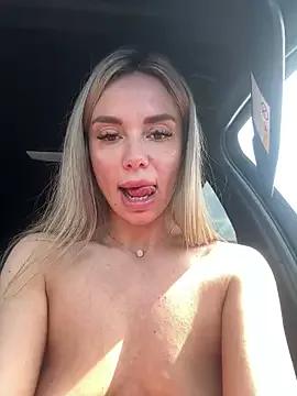 Get enchanted by the vitality and moves of our squirting, brunette and solo webcams. With their steamy costumes and masturbating shows, our gay-couples and nonude cam models are a sight to behold.