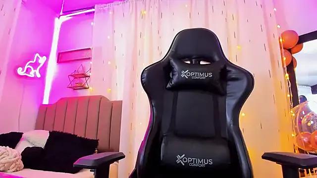 Girls ecstasy: Improve your chatting skills with these steamy streamers, and dive into the immersive world of exposed attraction.