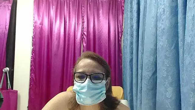 HAIRY_MATURE from StripChat is Freechat
