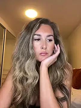 heidihulaa from StripChat is Freechat