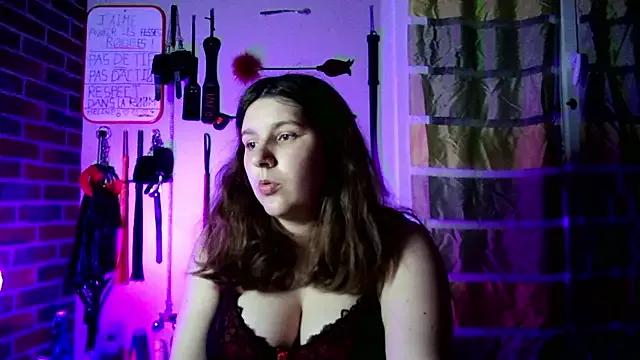 Heleneecesmecs2 from StripChat is Freechat