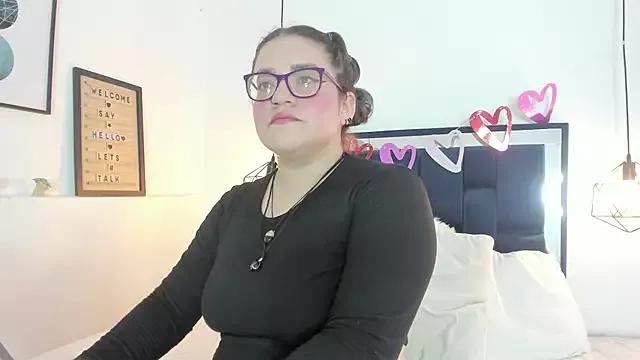 hellenflot from StripChat is Freechat