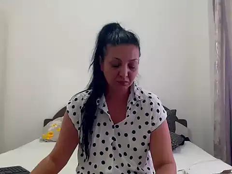 HotJulieVibe from StripChat is Freechat