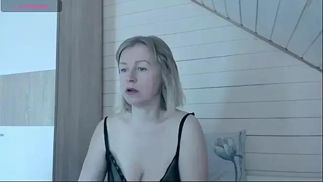 Photos of I_AM_MILF from StripChat is Freechat