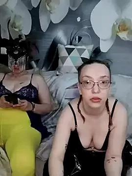 Isabella_Geney from StripChat is Freechat