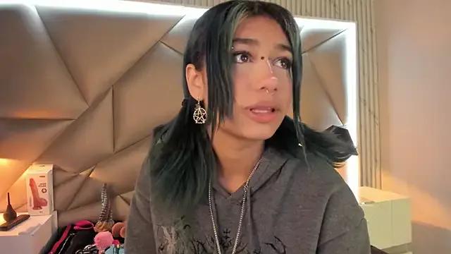 Isisjones from StripChat is Freechat