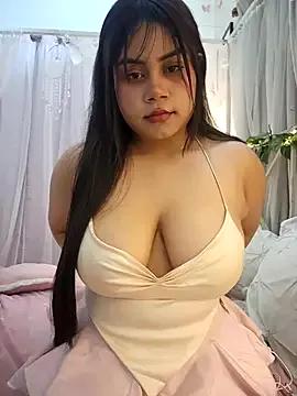 Get enchanted by the vitality and moves of our squirting, brunette and solo webcams. With their steamy costumes and masturbating shows, our gay-couples and nonude cam models are a sight to behold.