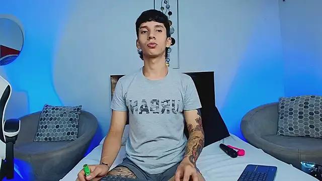 JacoboSwam from StripChat is Freechat