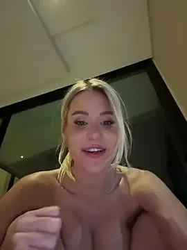 Get enchanted by the vitality and moves of our squirting, brunette and solo webcams. With their steamy costumes and masturbating shows, our gay-couples and nonude cam models are a sight to behold.