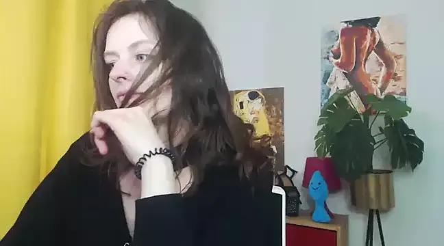 juicyNadine from StripChat is Freechat