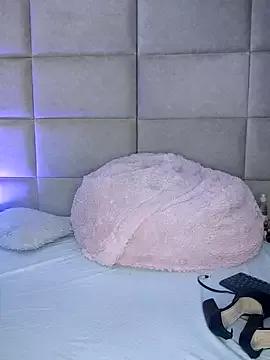 Girls: Stay up-to-date with the new immersive cumshows range and check-out the cutest escorts exhibit their wet clitoris and sweet physiques as they strip off and climax.