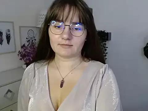 Julie_Diamond from StripChat is Freechat