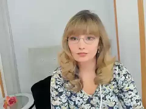 JustineSensual from StripChat is Freechat