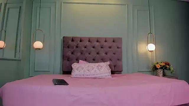 Girls: Stay up-to-date with the new immersive cumshows range and check-out the cutest escorts exhibit their wet clitoris and sweet physiques as they strip off and climax.