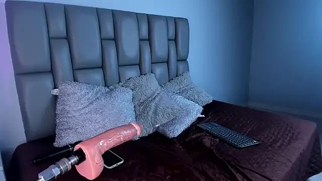 Girls: Stay up-to-date with the new immersive cumshows range and check-out the cutest escorts exhibit their wet clitoris and sweet physiques as they strip off and climax.