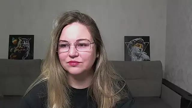 Katie_Leah from StripChat is Freechat