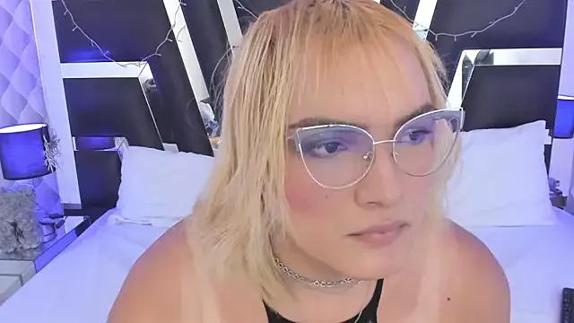 Girls: Stay up-to-date with the new immersive cumshows range and check-out the cutest escorts exhibit their wet clitoris and sweet physiques as they strip off and climax.