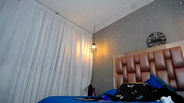 Girls: Stay up-to-date with the new immersive cumshows range and check-out the cutest escorts exhibit their wet clitoris and sweet physiques as they strip off and climax.