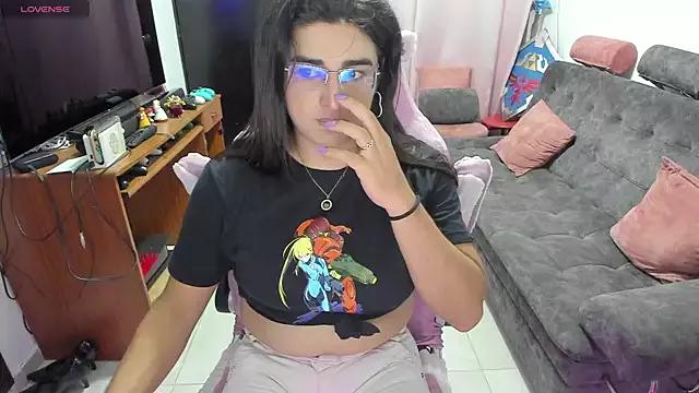 Khalifa_Gold from StripChat is Freechat