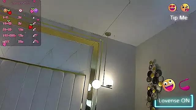 KiraNoirFx from StripChat is Freechat
