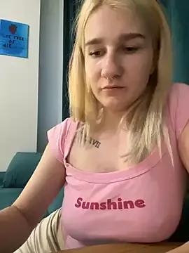 Kitty_Wink from StripChat is Freechat