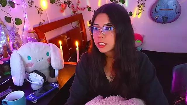Kittyuwu_ from StripChat is Freechat
