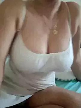 lamorbosa37 from StripChat is Freechat