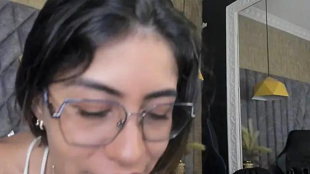 LaraKroff from StripChat