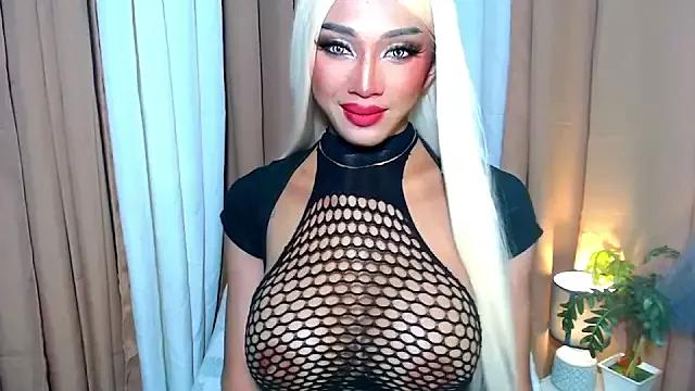 LarsMarieGray from StripChat is Freechat