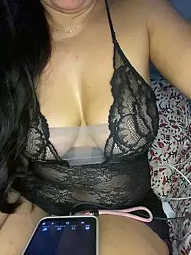 laurahoot from StripChat is Freechat