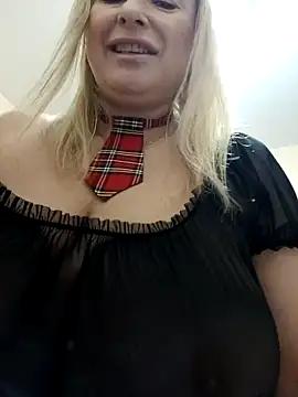 Get enchanted by the vitality and moves of our squirting, brunette and solo webcams. With their steamy costumes and masturbating shows, our gay-couples and nonude cam models are a sight to behold.