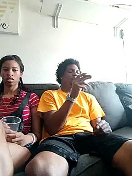 lightskinnbrazzy from StripChat is Freechat