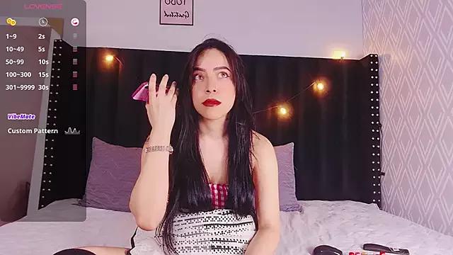 littleebluee from StripChat is Freechat