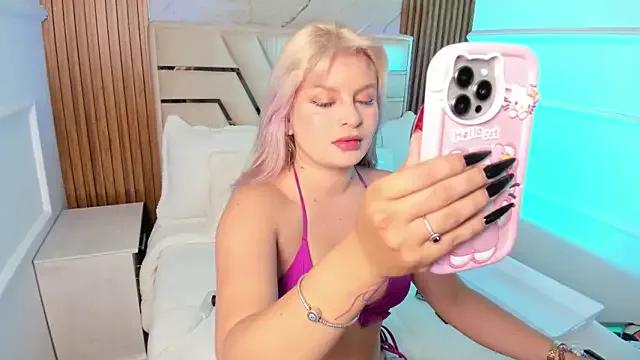 Girls: Stay up-to-date with the new immersive cumshows range and check-out the cutest escorts exhibit their wet clitoris and sweet physiques as they strip off and climax.