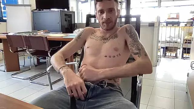 Lorenzz95 from StripChat is Freechat