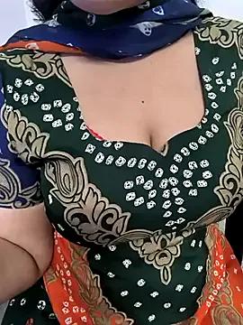 lovely_zara from StripChat is Freechat
