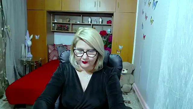 LucilleFenlys from StripChat is Freechat