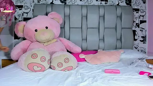 Girls: Stay up-to-date with the new immersive cumshows range and check-out the cutest escorts exhibit their wet clitoris and sweet physiques as they strip off and climax.